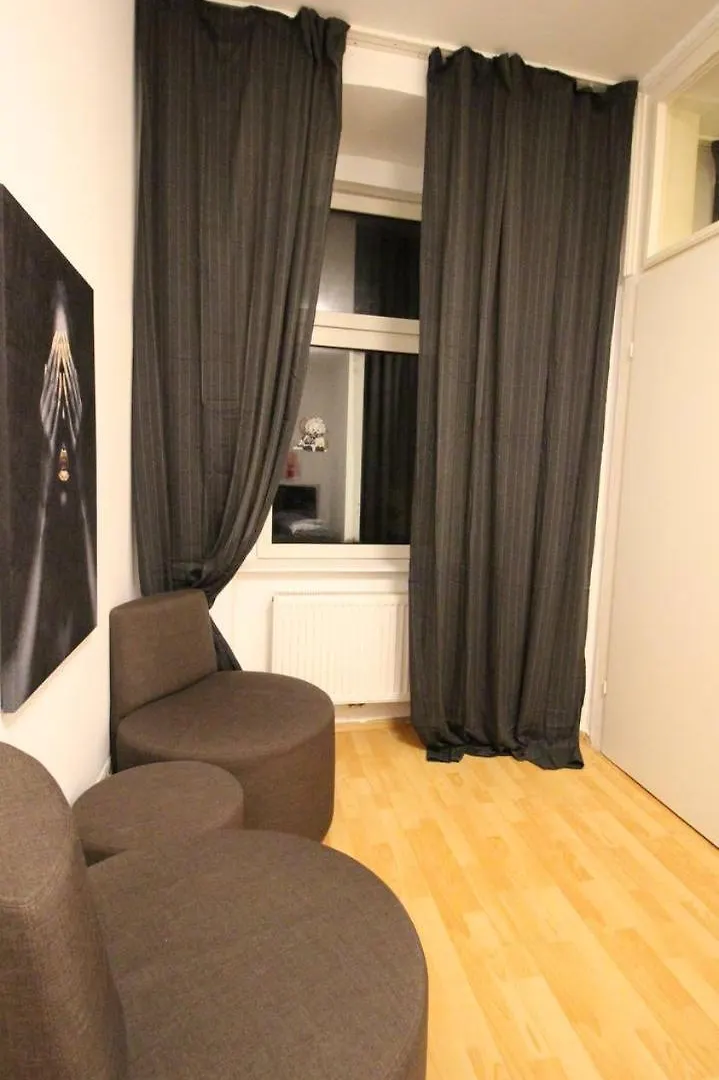 Homestay Family Room Vienna